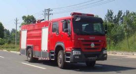 重汽豪沃單橋泡沫消防車(8噸)圖片