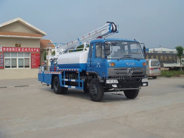 高空作業(yè)車帶灑水車圖片